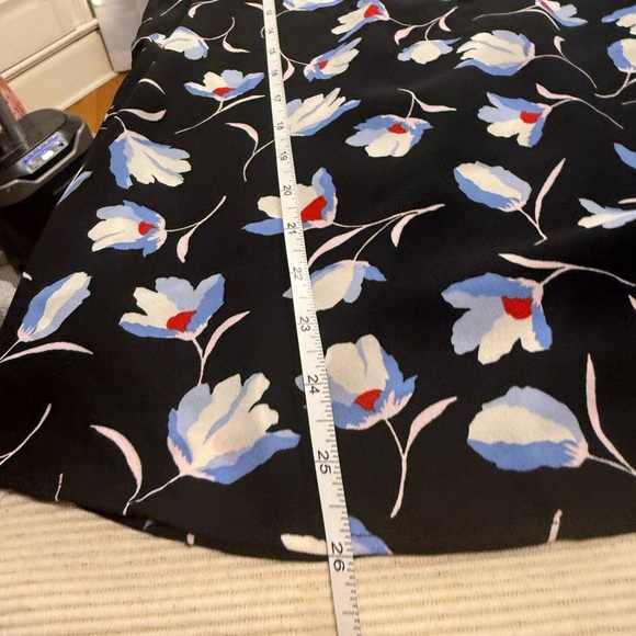 Talbots White and Red Sleeveless Blouse with Mandarin Collar - Picture 4 of 10